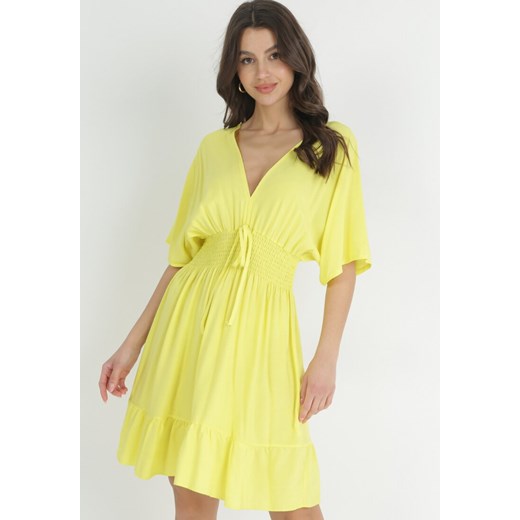 Żółta Sukienka z Wiskozy z Marszczoną Gumką w Talii Demaria ze sklepu Born2be Odzież w kategorii Sukienki - zdjęcie 152695432
