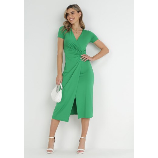 Zielona Sukienka Midi z Kopertowym Dekoltem i Węzłem z Przodu Lephine ze sklepu Born2be Odzież w kategorii Sukienki - zdjęcie 152695472