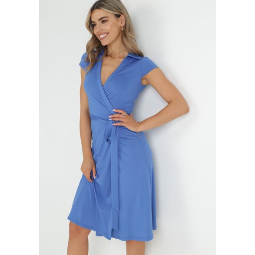 Niebieska Kopertowa Sukienka Midi Wiązana w Talii Mayella ze sklepu Born2be Odzież w kategorii Sukienki - zdjęcie 152906580