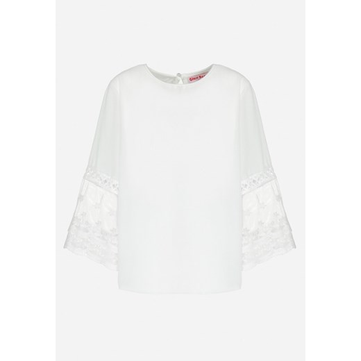 Biała Bluzka z Rozkloszowanymi Rękawami Ozdobionymi Koronką Jalama ze sklepu Born2be Odzież w kategorii Bluzki dziewczęce - zdjęcie 152937593