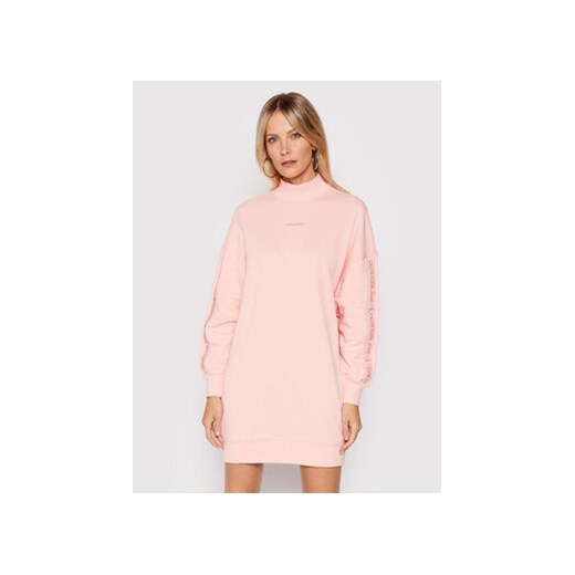 Calvin Klein Jeans Sukienka dzianinowa J20J217571 Różowy Oversize L okazja MODIVO