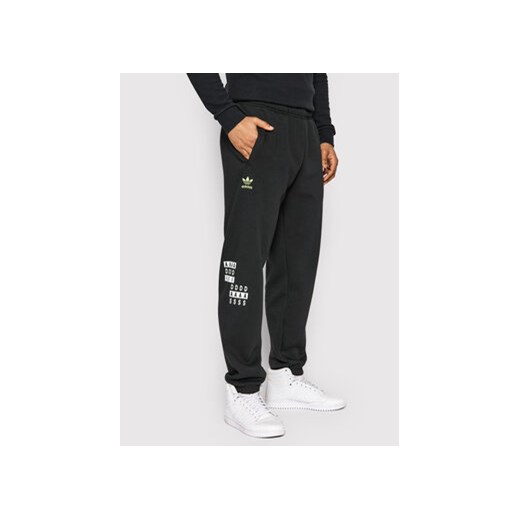 adidas Spodnie dresowe Graphic Sweat HD7389 Czarny Regular Fit S promocja MODIVO