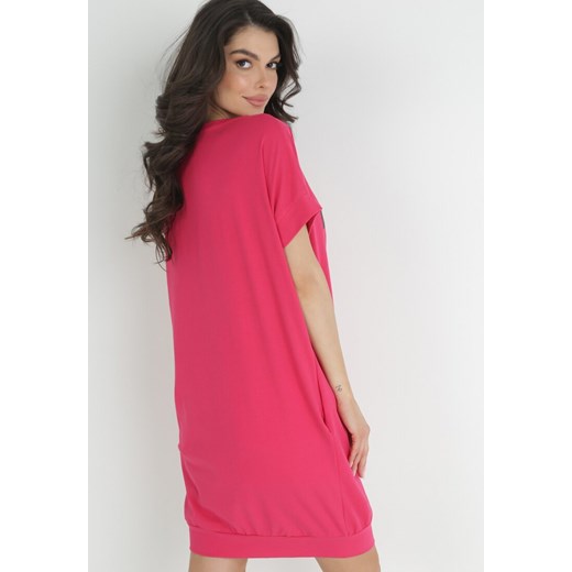 Różowa T-shirtowa Sukienka z Nadrukowanym Napisem Jenesa M okazja Born2be Odzież