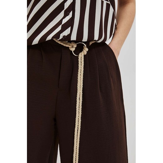 Spodnie z szerokimi nogawkami ciemnobrązowe ze sklepu Moodo.pl w kategorii Spodnie damskie - zdjęcie 153050573