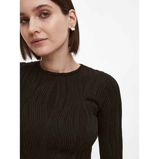 Bluzka damska czarna Reserved z okrągłym dekoltem z długim rękawem