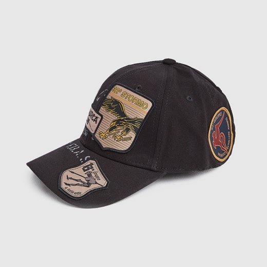 AERONAUTICA MILITARE - Czarna czapka z daszkiem i naszywkami Aeronautica Militare okazja outfit.pl