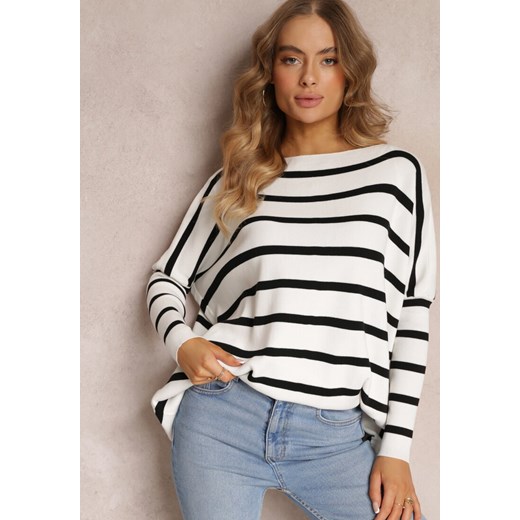 Biały Oversizowy Sweter z Rękawami o Fasonie Nietoperz i Wzorem w Paski Eistauma Renee ONE SIZE promocja Renee odzież