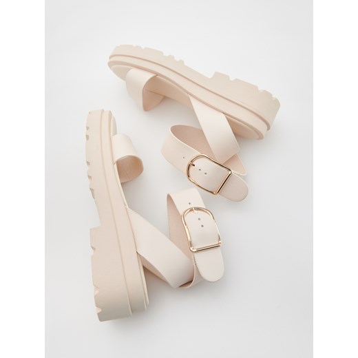 Reserved - Skórzane sandały na grubej podeszwie - Beżowy Reserved 37 Reserved