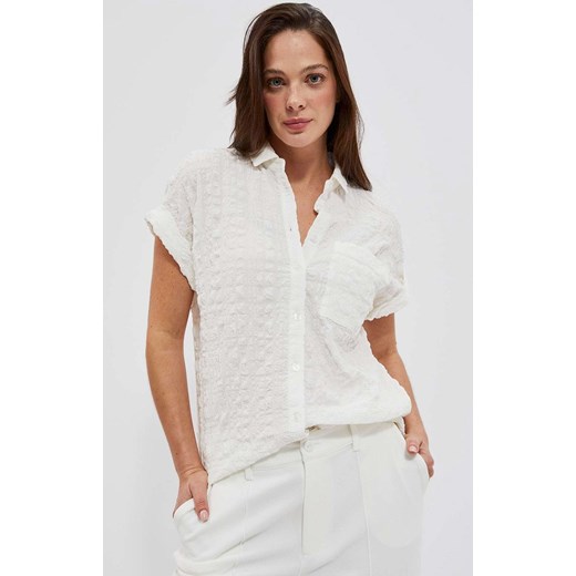 Gładka koszula damska z kieszonką w kolorze białym 4022, Kolor biały, Rozmiar XS, Moodo ze sklepu Primodo w kategorii Koszule damskie - zdjęcie 153574493