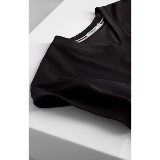 Bawełniany klasyczny t-shirt w kolorze czarnym T-SKY, Kolor czarny, Rozmiar XS, Volcano XL Primodo