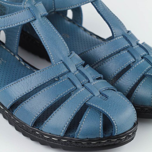 Niebieskie skórzane sandały damskie z zakrytymi palcami T.SOKOLSKI A88 37 suzana.pl