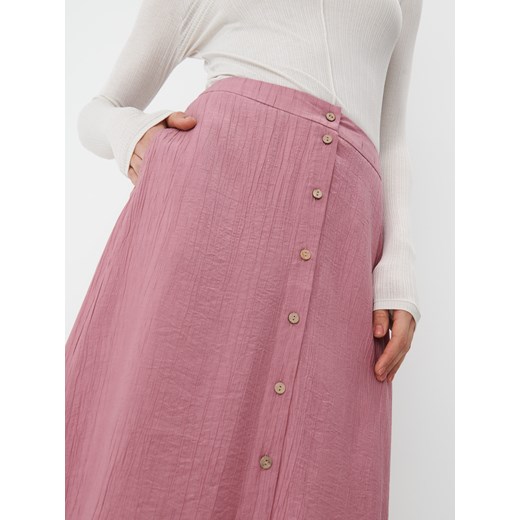Mohito - Spódnica midi z ozdobnymi guzikami - Różowy Mohito 40 Mohito