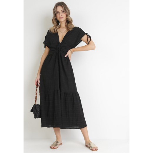 Czarna Rozkloszowana Sukienka z Falbaną Atina ze sklepu Born2be Odzież w kategorii Sukienki - zdjęcie 154193600
