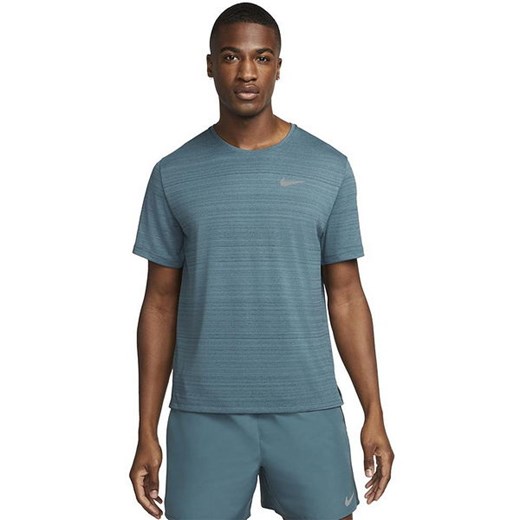 T-shirt męski Nike z krótkimi rękawami w sportowym stylu 