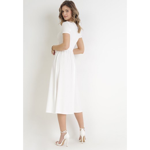 Born2be sukienka elegancka midi z dekoltem v
