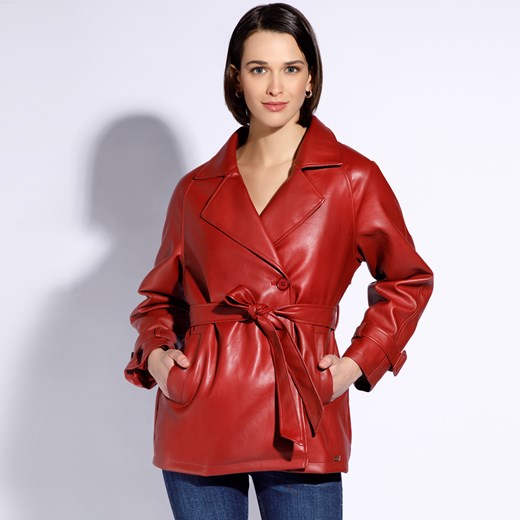 Damska kurtka z ekoskóry z paskiem czerwona ze sklepu WITTCHEN w kategorii Kurtki damskie - zdjęcie 154308271