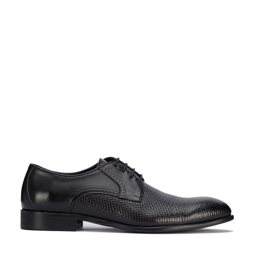 Męskie buty derby skórzane z plecionką z przodu czarne ze sklepu WITTCHEN w kategorii Buty eleganckie męskie - zdjęcie 154318473