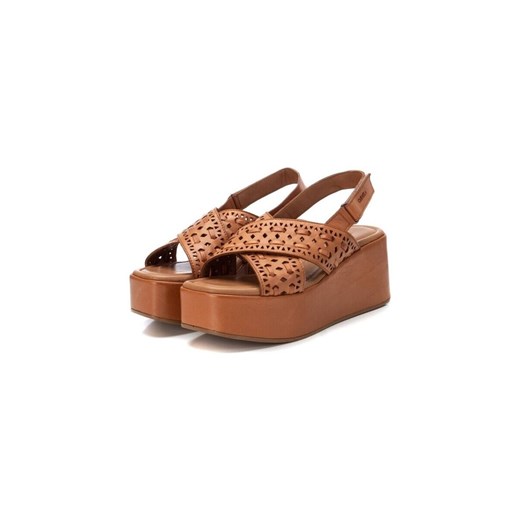 Sandały Carmela SANDALIA DE MUJER 068555 Carmela 38 wyprzedaż Spartoo