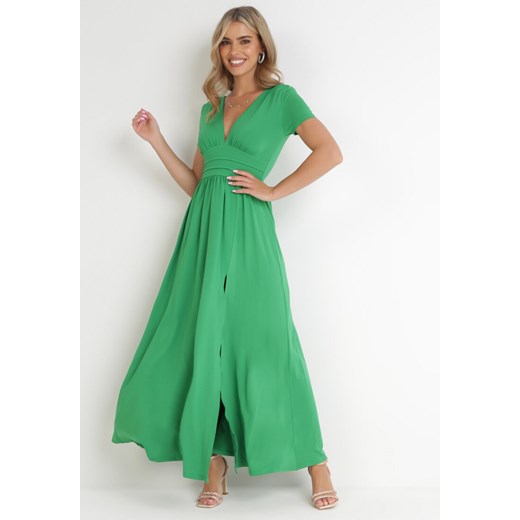Zielona Rozkloszowana Sukienka Maxi z Głębokim Dekoltem z Rozcięciem Wyla ze sklepu Born2be Odzież w kategorii Sukienki - zdjęcie 155785550