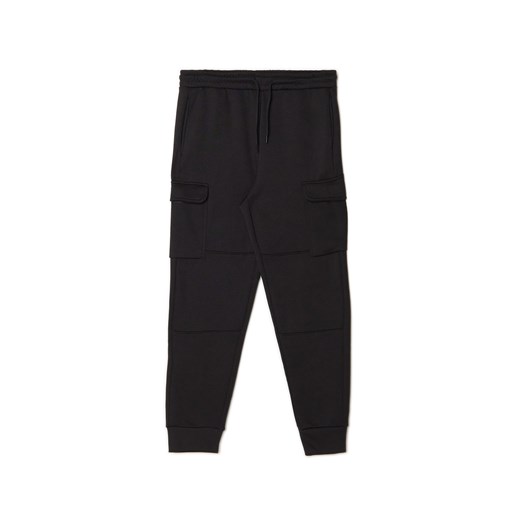 Cropp - Czarne dresowe joggery z kieszeniami cargo - czarny ze sklepu Cropp w kategorii Spodnie męskie - zdjęcie 155802362