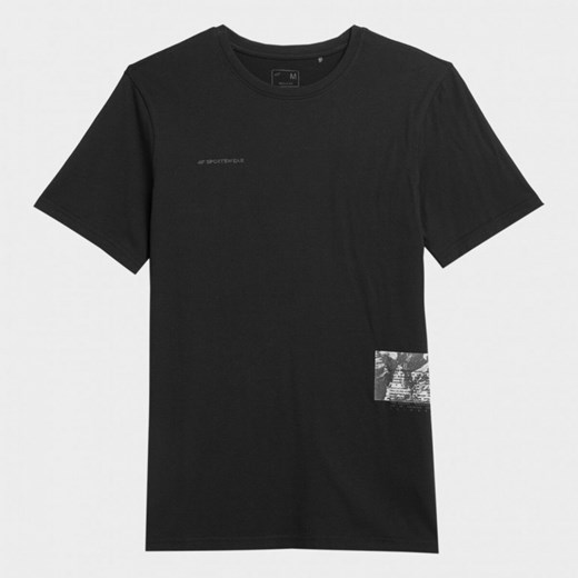 Męski t-shirt z nadrukiem 4F 4FAW22TTSHM747 - czarny S wyprzedaż Sportstylestory.com