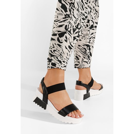 Czarne sandały na platformie Iuka ze sklepu Zapatos w kategorii Sandały damskie - zdjęcie 155935903