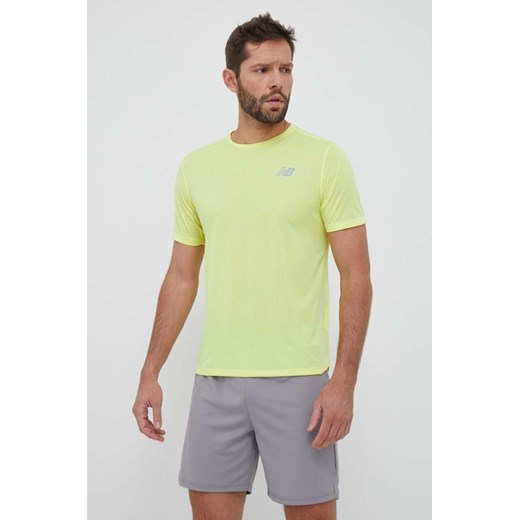 New Balance t-shirt do biegania Impact Run kolor żółty gładki ze sklepu ANSWEAR.com w kategorii T-shirty męskie - zdjęcie 155955834