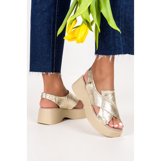 Złote sandały skórzane na platformie paski na krzyż PRODUKT POLSKI Casu 40357 Casu 36 Casu.pl wyprzedaż