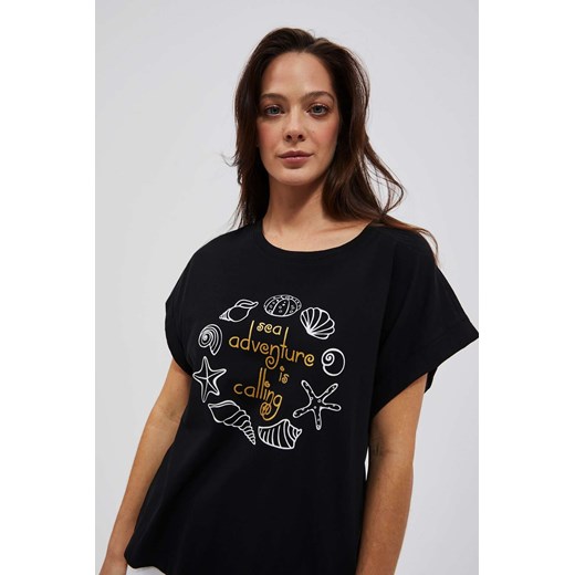 Bawełniany t-shirt z nadrukiem czarny ze sklepu Moodo.pl w kategorii Bluzki damskie - zdjęcie 156166530