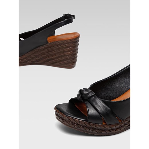 Espadryle damskie Lasocki na koturnie eleganckie z klamrą 