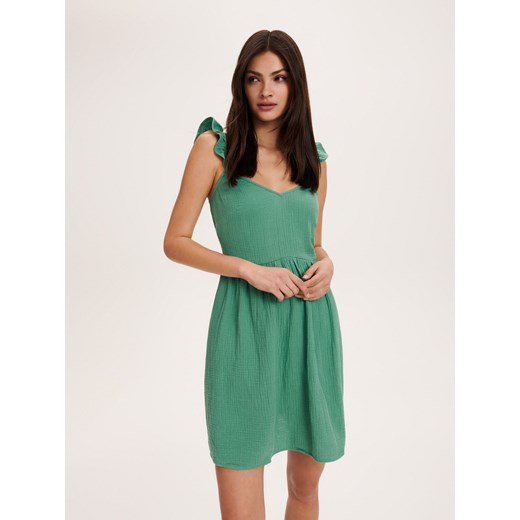 Sukienka Reserved na ramiączkach zielona mini 