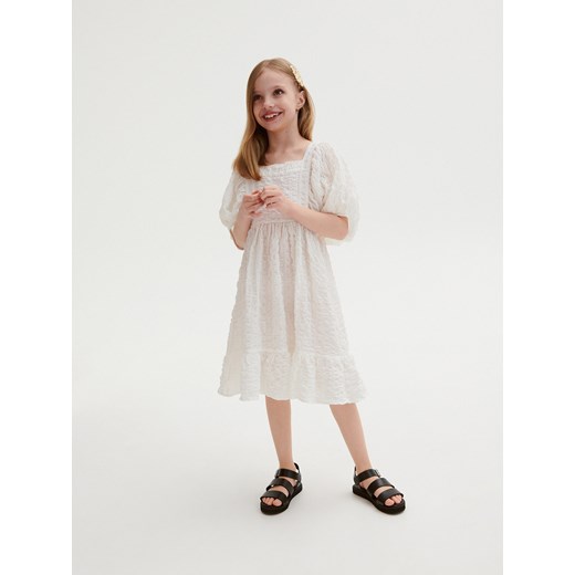 Reserved - Sukienka z bufkami - biały ze sklepu Reserved w kategorii Sukienki dziewczęce - zdjęcie 156725921