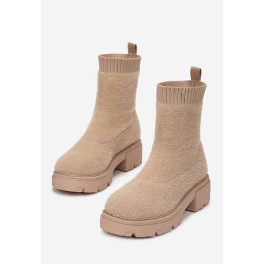 Botki Born2be beżowe jesienne bez zapięcia casual płaskie 
