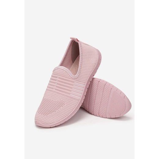 Buty sportowe damskie różowe Born2be w stylu casual z tkaniny płaskie bez zapięcia 