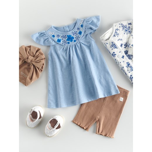 Reserved - Sukienka z haftem - jasnoniebieski ze sklepu Reserved w kategorii Sukienki niemowlęce - zdjęcie 156829053