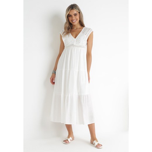 Biała Rozkloszowana Sukienka Maxi z Szydełkową Górą i Falbanką Wakima ze sklepu Born2be Odzież w kategorii Sukienki - zdjęcie 156832183