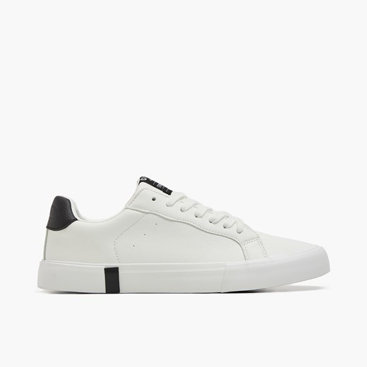 Cropp - Białe sneakersy z imitacji skóry - Czarny Cropp 45 Cropp