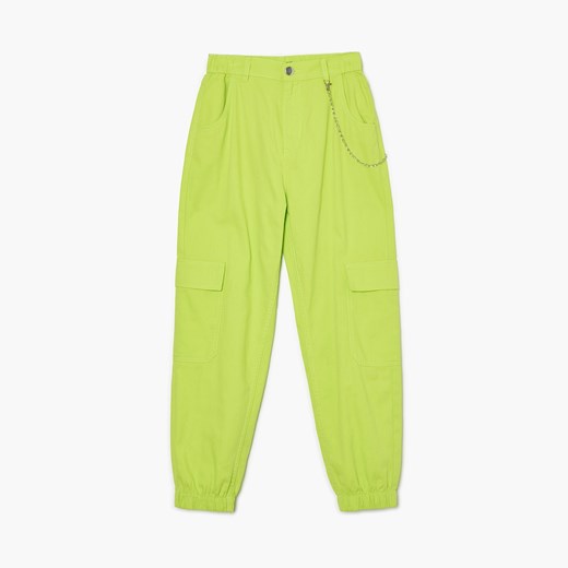 Cropp - Żółte spodnie jogger z kieszeniami cargo - Zielony Cropp 32 promocyjna cena Cropp