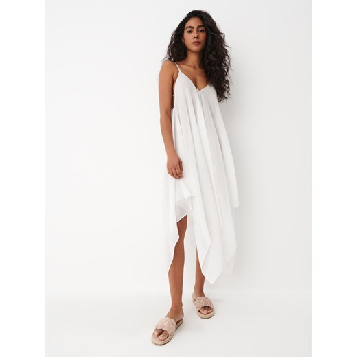 Mohito - Biała plażowa sukienka midi - biały ze sklepu Mohito w kategorii Odzież plażowa - zdjęcie 156902623
