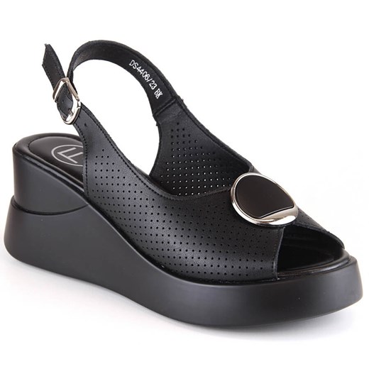 Skórzane sandały damskie na koturnie czarne Filippo DS4406 ze sklepu ButyModne.pl w kategorii Sandały damskie - zdjęcie 156910614