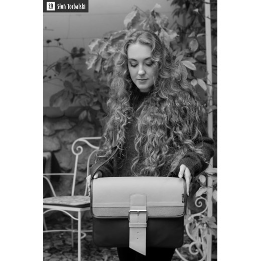 Listonoszka Słońtorbalski w stylu glamour wielokolorowa matowa z aplikacjami skórzana 