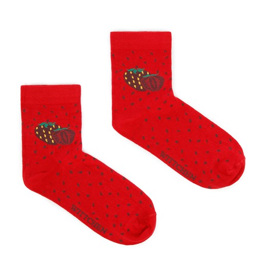 Damskie skarpetki w truskawkowy wzór czerwone ze sklepu WITTCHEN w kategorii Skarpetki damskie - zdjęcie 157315703