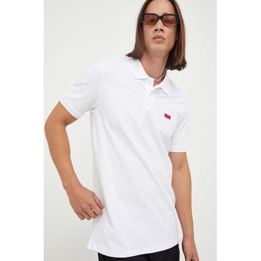 Levi&apos;s polo męski kolor biały z aplikacją ze sklepu ANSWEAR.com w kategorii T-shirty męskie - zdjęcie 157477713