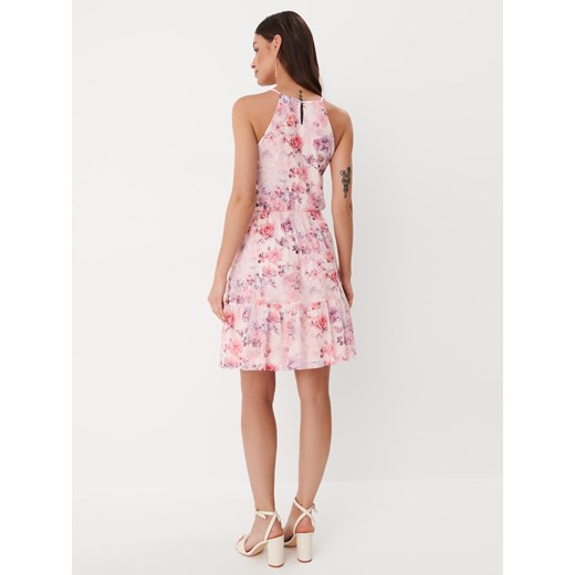 Sukienka Mohito rozkloszowana mini casual w kwiaty z okrągłym dekoltem 