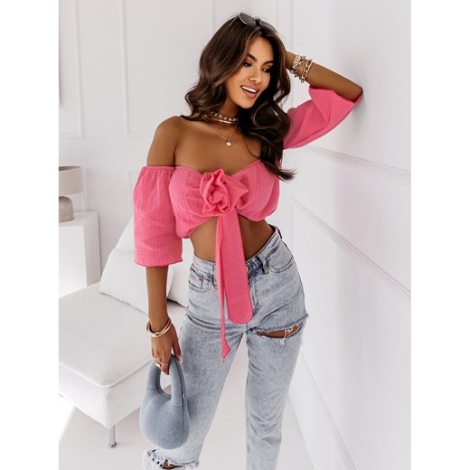 Muślinowa bluzka crop top z ozdobną różą CANIS - różowa Magmac one size magmac.pl