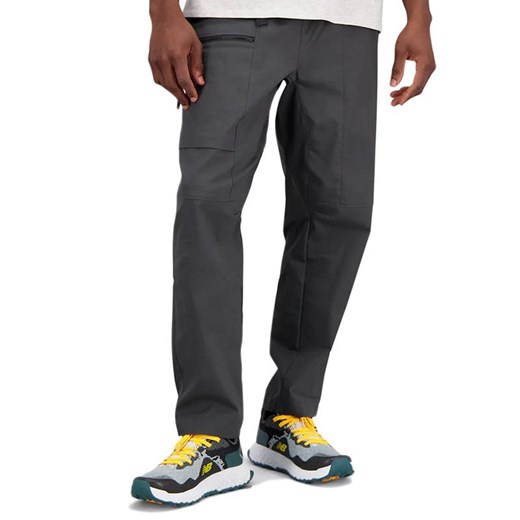 Spodnie New Balance MP31529ACK - czarne ze sklepu streetstyle24.pl w kategorii Spodnie męskie - zdjęcie 157541424