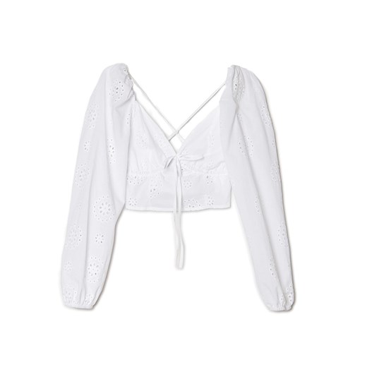 Cropp - Ażurowa biała bluzka - biały ze sklepu Cropp w kategorii Bluzki damskie - zdjęcie 157552153