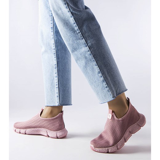 Różowe wsuwane sneakersy Yellville ze sklepu gemre w kategorii Buty sportowe damskie - zdjęcie 157573933