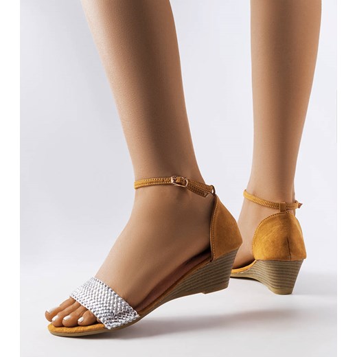 Srebrne sandały na koturnie Veltri ze sklepu gemre w kategorii Sandały damskie - zdjęcie 157575224