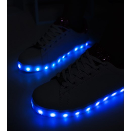 Biało różowe sneakersy z ledami Alfaro ze sklepu gemre w kategorii Trampki damskie - zdjęcie 157583621